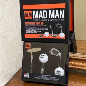Mad Man 19th Hole Gift Set. Putter corkscrew, club bottle opener & wine stopper.